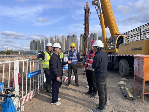 筑牢秋冬安全防线 青岛市开展重点工程特种 设备与消防安全专项检查