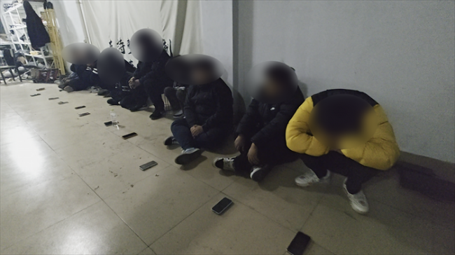 胶州:多警种联动,“电摩”改装窝点被端