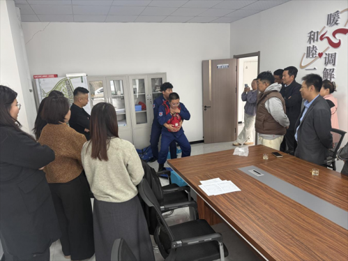 胶州市九龙街道新的社会阶层代表人士联谊会组织开展消防安全与急救技能专题培训活动