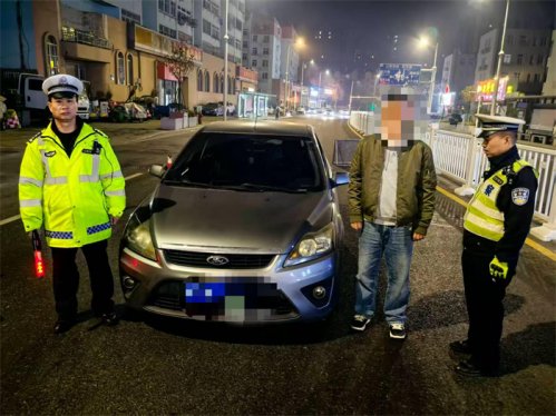 酒后驾车无 “小事”,青岛市北交警严查酒醉驾交通违法行为